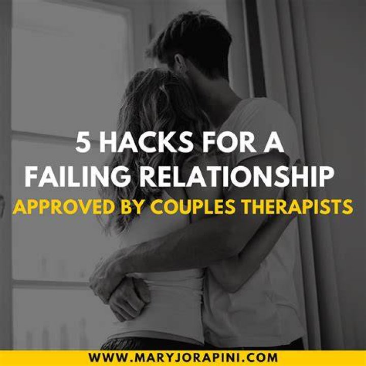 How Do You Make A Relationship Last? Couples Therapists Say These 8 Things Can Help